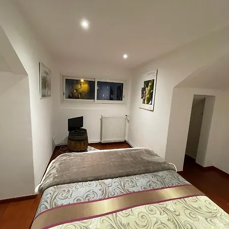 Le Jardin Des Verottes Bed and Breakfast Μπον