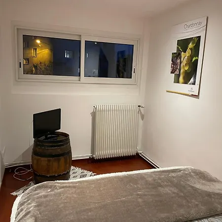 Le Jardin Des Verottes Bed and Breakfast Μπον